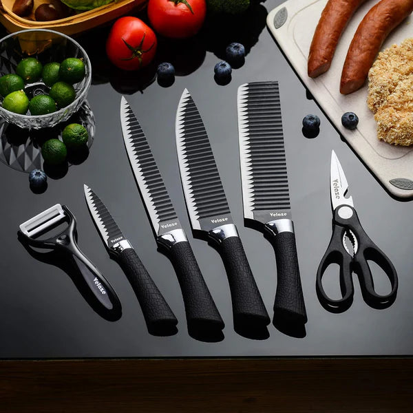 6-piece set featuring sharp knives, robust scissors designed for professional chefs